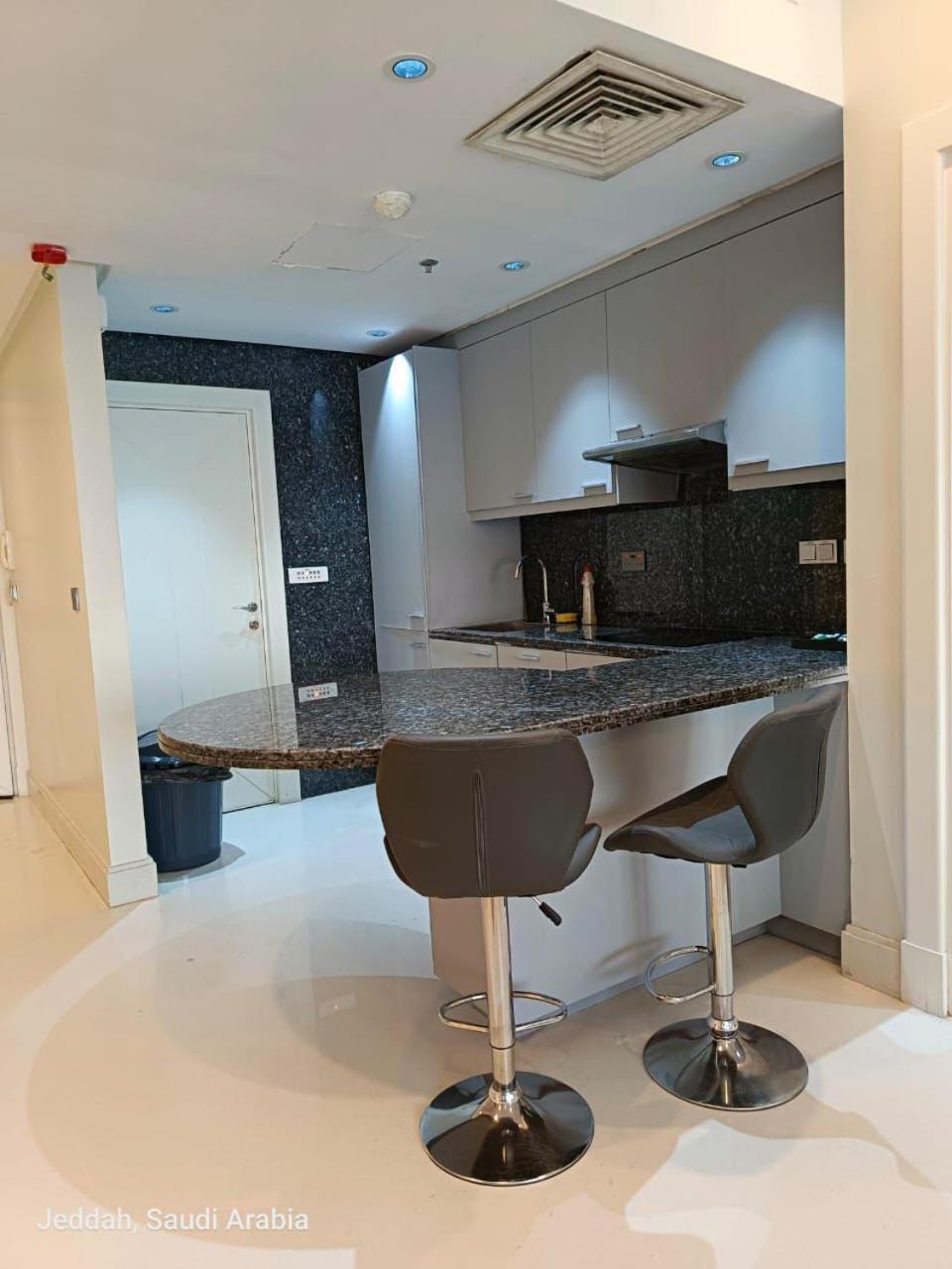 جناج ملكي 150م داماك Luxury *
